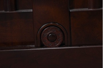 中古　超美品　星野民芸(星野民藝)　水屋箪笥下段　御所車と縦格子の引き戸を備えた重厚なサイドボード　(R-091966)