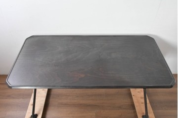 イタリアヴィンテージ　1960年頃　Olivetti(オリヴェッティ)　Arco Desk(アルコデスク)　直線的なフォルムが魅力のモダンなデスク　(R-091970)