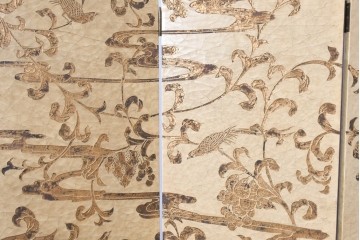 和製ヴィンテージ　クラッキング加工　鳥や葡萄の金模様が華やかな四連衝立　(R-091981)