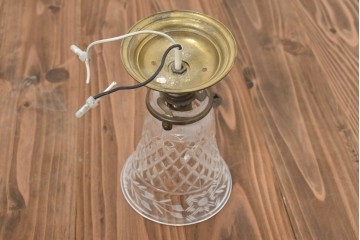 中古　アンティーク調　真鍮製　草花模様のエッチングがかわいらしいガラスシェードのシーリングライト　(R-091989)