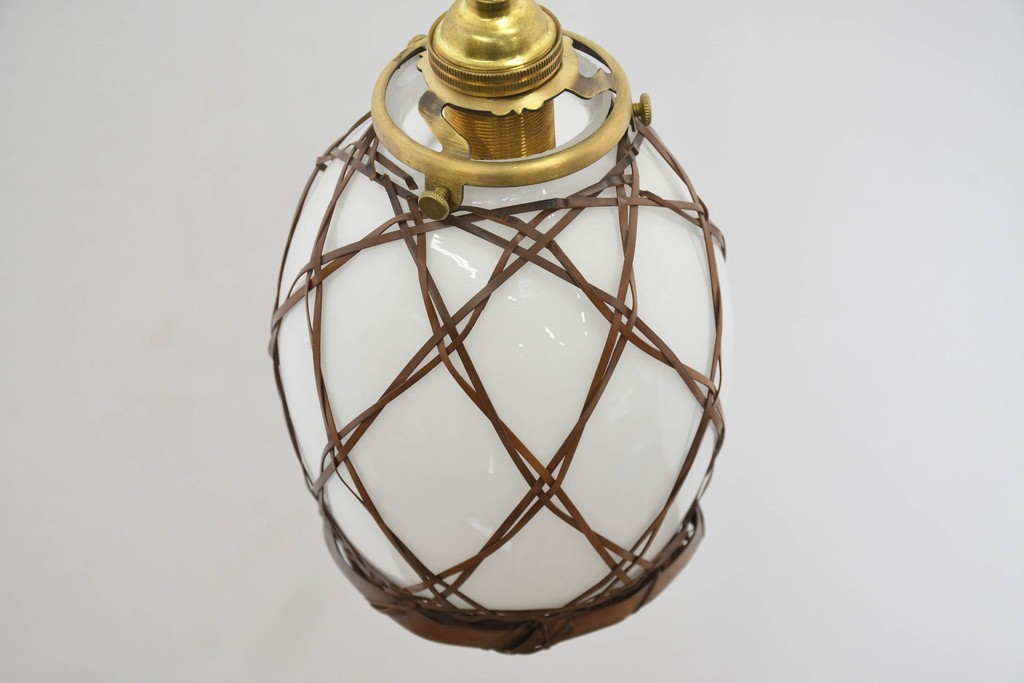 《引っ掛けシーリング式ペンダントライト加工費込み》　和製アンティーク　昭和初期から昭和中期　竹編みの装飾が和の趣を添えるペンダントライト　(R-092000)