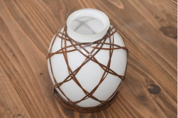 《引っ掛けシーリング式ペンダントライト加工費込み》　和製アンティーク　昭和初期から昭和中期　竹編みの装飾が和の趣を添えるペンダントライト　(R-092001)