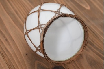 《引っ掛けシーリング式ペンダントライト加工費込み》　和製アンティーク　昭和初期から昭和中期　竹編みの装飾が和の趣を添えるペンダントライト　(R-092001)