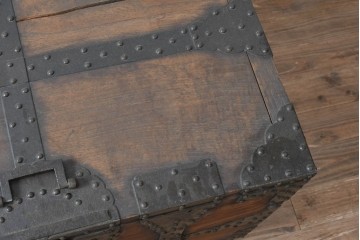和製アンティーク　明治期　上手物!　北陸三国産　欅(ケヤキ)材　これぞ日本版宝箱!!　小物収納やディスプレイにも使える重厚な貴重品箱　(R-092017)