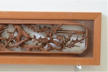 ヴィンテージ建具　井波彫刻　晴雲作　躍動感のある梅の花と竹が美しい両面彫刻欄間　(R-092394)