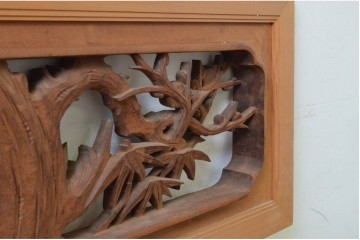 ヴィンテージ建具　井波彫刻　晴雲作　躍動感のある梅の花と竹が美しい両面彫刻欄間　(R-092394)