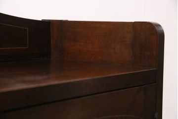 戸棚をリペア&カスタム!可動式の棚板を1枚追加し、1トーン落ち着いた色味に着色し仕上げ。(収納棚、リビングボード)
