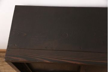 明治大正期の木製戸棚をリペア&カスタム!取り外し可能な棚板を新たに作成し、2段から3段の仕様へ変更。1トーン落ち着いた色味に着色し仕上げ。(収納棚、キャビネット)