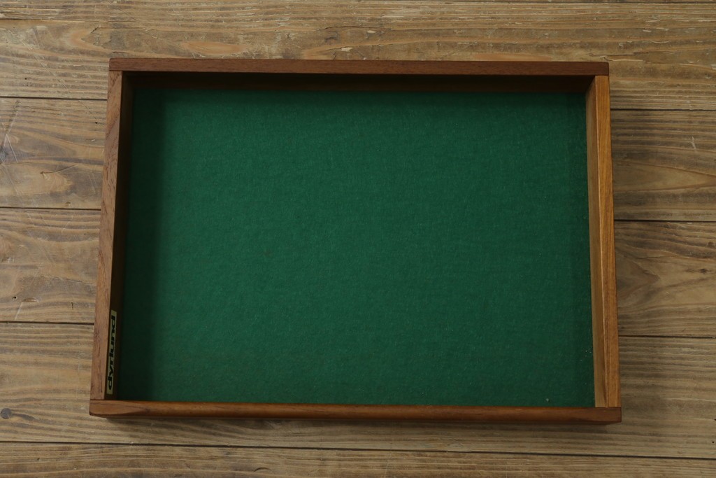 デンマークヴィンテージ　美品　Dyrlund(デューロン)　チーク材　丸みのあるシルエットが美しいシャッター扉(蛇腹扉)のサイドボード　(S-086930)