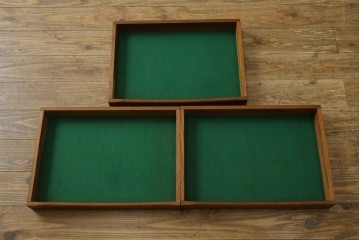 デンマークヴィンテージ　美品　Dyrlund(デューロン)　チーク材　丸みのあるシルエットが美しいシャッター扉(蛇腹扉)のサイドボード　(S-086930)