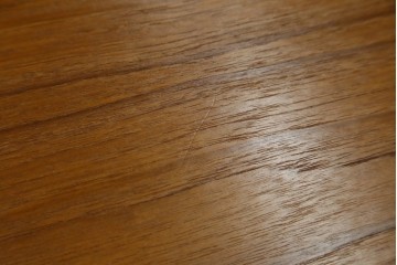 デンマークヴィンテージ　美品　Dyrlund(デューロン)　チーク材　丸みのあるシルエットが美しいシャッター扉(蛇腹扉)のサイドボード　(S-086930)