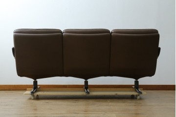 デンマークヴィンテージ　超美品!!　BERG Furniture(ベルグファニチャー)　しっかりとした本革シートと脚部のデザインが魅力の3人掛けソファ　(S-086931)