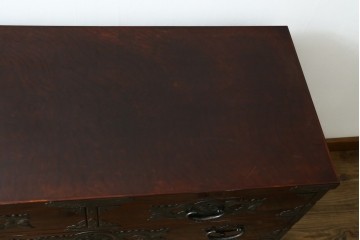 中古　美品　岩谷堂箪笥　最高級ライン!　木地呂塗り　手打ち牡丹金具　職人技の粋をつくした贅沢なチェスト　(S-090508)