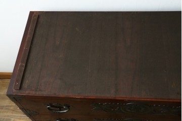 中古　美品　岩谷堂箪笥　最高級ライン!　木地呂塗り　手打ち牡丹金具　職人技の粋をつくした贅沢なローチェスト　(S-090509)