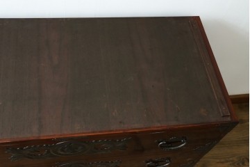中古　美品　岩谷堂箪笥　最高級ライン!　木地呂塗り　手打ち牡丹金具　職人技の粋をつくした贅沢なローチェスト　(S-090509)