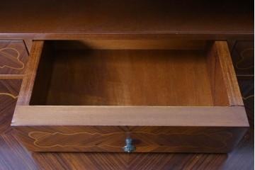 イタリアヴィンテージ　美品　象嵌の華やかな意匠が魅力のライティングビューロー　(S-090724)