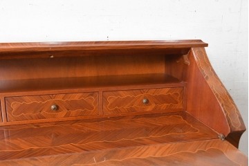 イタリアヴィンテージ　美品　象嵌の華やかな意匠が魅力のライティングビューロー　(S-090724)