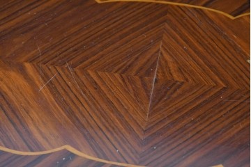 イタリアヴィンテージ　美品　象嵌の華やかな意匠が魅力のライティングビューロー　(S-090724)