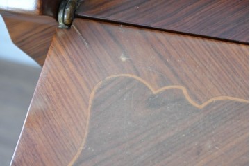 イタリアヴィンテージ　美品　象嵌の華やかな意匠が魅力のライティングビューロー　(S-090724)