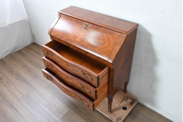イタリアヴィンテージ　美品　象嵌の華やかな意匠が魅力のライティングビューロー　(S-090724)