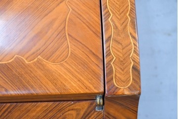 イタリアヴィンテージ　美品　象嵌の華やかな意匠が魅力のライティングビューロー　(S-090724)