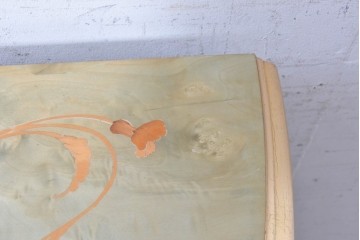 イタリアヴィンテージ　1980年から1990年頃　華やかな装飾と象嵌が目を引くエレガントなチェスト　(S-090725)