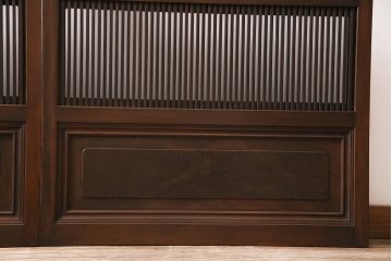 昭和初期の格子戸2枚をリペア&カスタム!設置場所に合わせてリサイズ。麻の葉模様ガラス、すりガラスを入れ替え。現状に近しい色味に着色し仕上げ。(引き戸、建具)