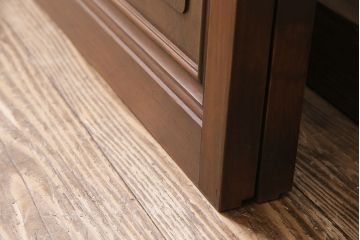 昭和初期の格子戸2枚をリペア&カスタム!設置場所に合わせてリサイズ。麻の葉模様ガラス、すりガラスを入れ替え。現状に近しい色味に着色し仕上げ。(引き戸、建具)