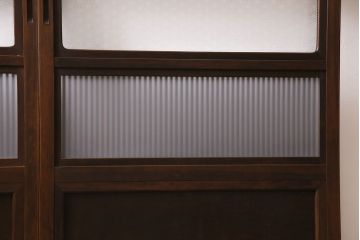 昭和初期の格子戸2枚をリペア&カスタム!設置場所に合わせてリサイズ。麻の葉模様ガラス、すりガラスを入れ替え。現状に近しい色味に着色し仕上げ。(引き戸、建具)