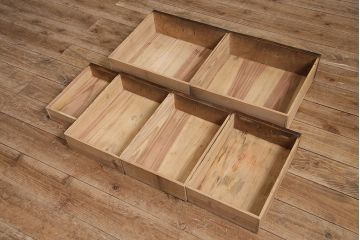 茶箪笥をリペア&カスタム!ガラス戸へ組子細工を組み入れ。木製脚を取り付け。1トーン落ち着いた色味に着色し仕上げ。(収納棚、戸棚、サイドボード)