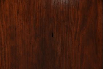 明治大正期の帯戸2枚をリペア&カスタム!設置場所に合わせてリサイズ。裏面のガラスを入れ替え。現状に近しい色味に着色し仕上げ。(引き戸、建具)