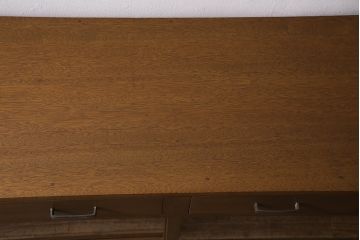 戸棚をリペア&カスタム!板戸をガラス戸へ変更。棚はセパレートさせ、可動式の棚板を設置。天板の補強。引き出しの底板を張り替え。(収納棚、キャビネット、サイドボード、飾り棚)