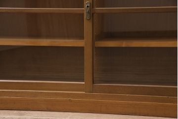 戸棚をリペア&カスタム!板戸をガラス戸へ変更。棚はセパレートさせ、可動式の棚板を設置。天板の補強。引き出しの底板を張り替え。(収納棚、キャビネット、サイドボード、飾り棚)