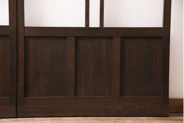 昭和初期のガラス戸2枚をリペア&カスタム!設置場所に合わせてリサイズ。戸車を取り付け。濃い茶色で着色し仕上げ。(引き戸、建具)