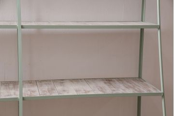 アイアンラックをリペア&カスタム!アイアン部分はくすんだグリーン、棚板は茶色がかったアイボリーでペイント仕上げ。(オープンラック、シェルフ、飾り棚)