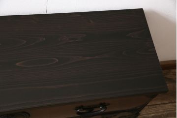 アンティーク仙台箪笥をリペア&カスタム!奥行きをリサイズ。引き出しの底板を張り替え。天板と木製脚を取り付け。1トーン落ち着いた色味に着色し仕上げ。(収納箪笥、衣装箪笥、引き出し、リビングボード)