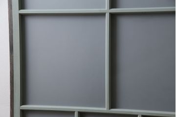 昭和中期のガラス戸2枚をリペア&カスタム!設置場所に合わせてリサイズ。戸車、取っ手を取り付け。淡い青緑のエイジング塗装で仕上げ。(引き戸、建具)