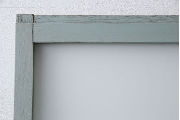 昭和中期のガラス戸2枚をリペア&カスタム!設置場所に合わせてリサイズ。戸車、取っ手を取り付け。淡い青緑のエイジング塗装で仕上げ。(引き戸、建具)