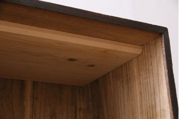 重ね箪笥の見た目を変えずに綺麗にリペア!傷んだ木部の補修。可動部の調整。天板の補強。現状に近しい色味に着色し仕上げ。(衣装箪笥、収納箪笥、引き出し)