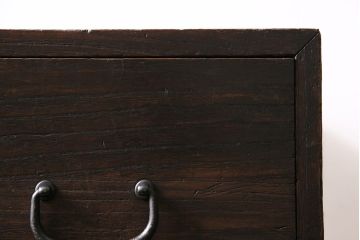 重ね箪笥の見た目を変えずに綺麗にリペア!傷んだ木部の補修。可動部の調整。天板の補強。現状に近しい色味に着色し仕上げ。(衣装箪笥、収納箪笥、引き出し)