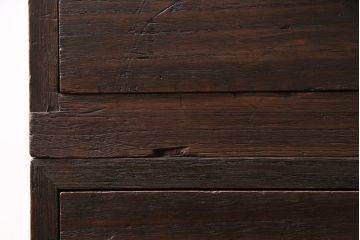 重ね箪笥の見た目を変えずに綺麗にリペア!傷んだ木部の補修。可動部の調整。天板の補強。現状に近しい色味に着色し仕上げ。(衣装箪笥、収納箪笥、引き出し)