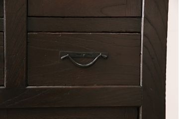 階段箪笥をリペア&カスタム!可動式の棚板を設置。欠損した取っ手を取り付け。引き出しの底板を張り替え。(収納棚、戸棚、時代箪笥)