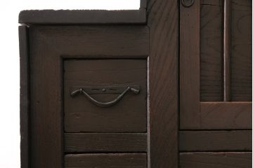 階段箪笥をリペア&カスタム!可動式の棚板を設置。欠損した取っ手を取り付け。引き出しの底板を張り替え。(収納棚、戸棚、時代箪笥)