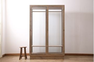 大型ガラスケースをリペア&カスタム!ストリップド(剥離)加工。ハンガーポールを可動式に変更。(ショーケース、陳列棚)