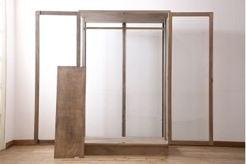 大型ガラスケースをリペア&カスタム!ストリップド(剥離)加工。ハンガーポールを可動式に変更。(ショーケース、陳列棚)