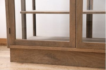 大型ガラスケースをリペア&カスタム!ストリップド(剥離)加工。ハンガーポールを可動式に変更。(ショーケース、陳列棚)