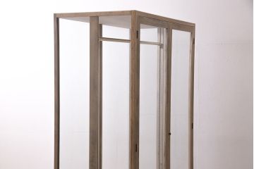大型ガラスケースをリペア&カスタム!ストリップド(剥離)加工。ハンガーポールを可動式に変更。(ショーケース、陳列棚)