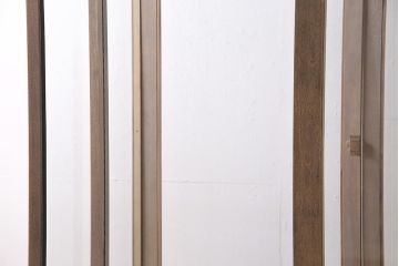 大型ガラスケースをリペア&カスタム!ストリップド(剥離)加工。ハンガーポールを可動式に変更。(ショーケース、陳列棚)