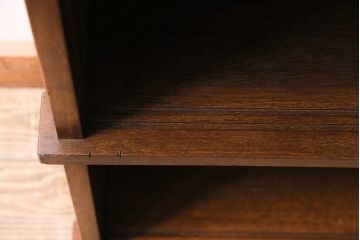 昭和中期の本棚の見た目を変えずに綺麗にリペア!クリーニング、傷んだ木部の補修。ワックス仕上げ。(オープンラック、シェルフ、ロッカー)