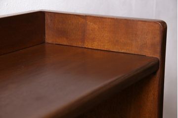 昭和中期の本棚の見た目を変えずに綺麗にリペア!クリーニング、ささくれ等の補修。赤味がかった茶色で着色し仕上げ。(オープンシェルフ、シェルフ)